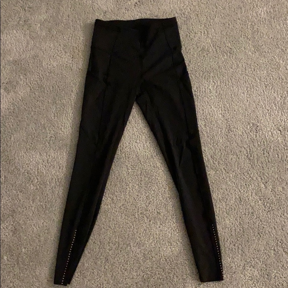 black lululemon leggings
